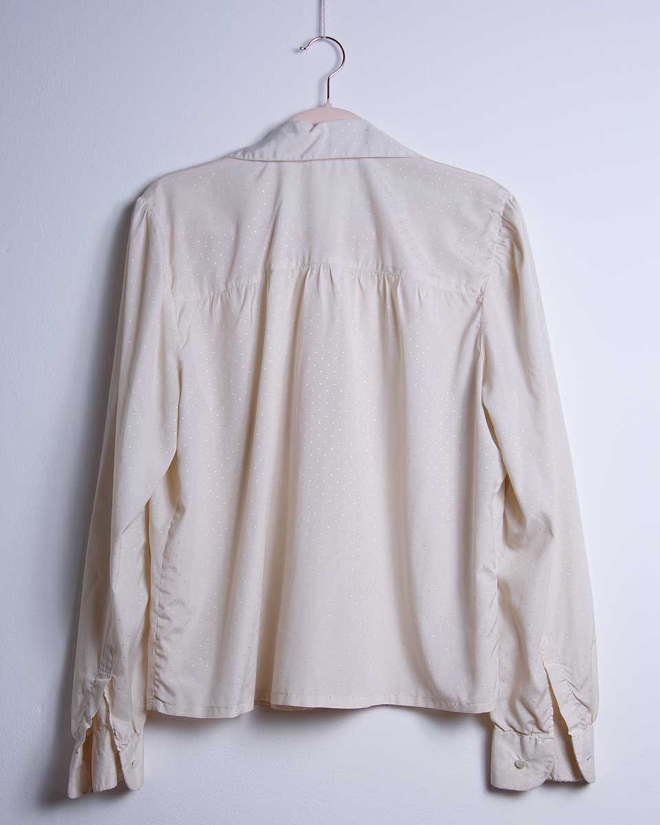 Camicia vintage crema a pois piccoli – camicia sartoriale raffinata