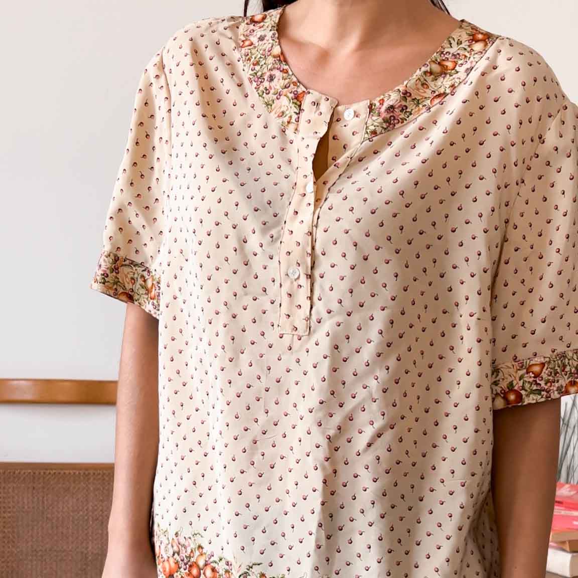 Camicia vintage fantasia frutti rossi e floreale - abbigliamento vintage Rivesty