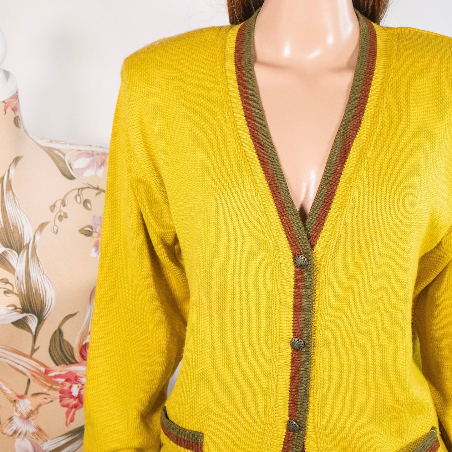 Cardigan giallo citrino vintage - abbigliamento vintage Rivesty