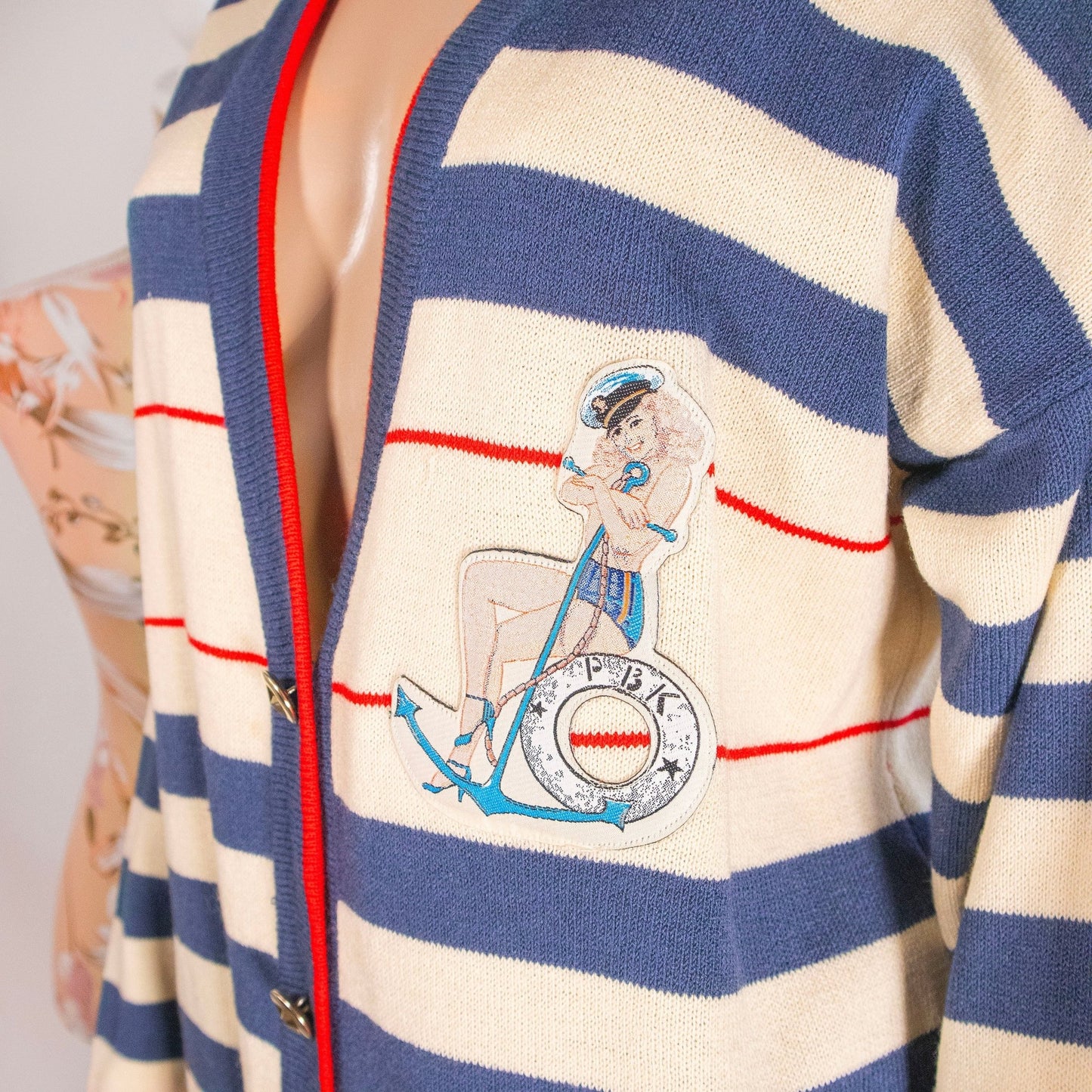 Cardigan vintage 100% lana con pinup navy - abbigliamento vintage Rivesty