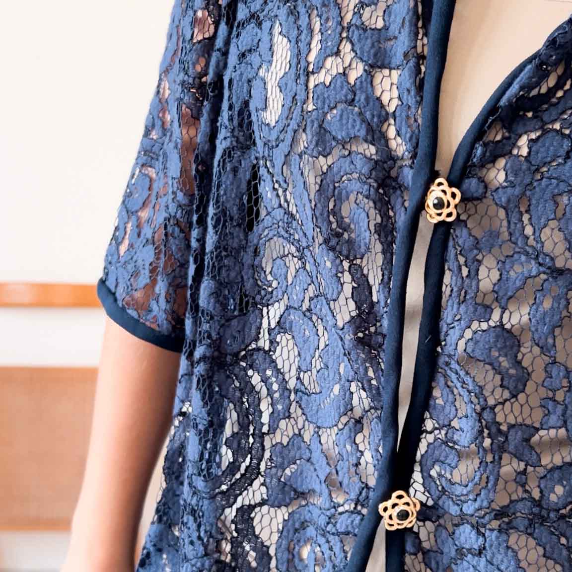 Cardigan vintage in pizzo navy - abbigliamento vintage Rivesty