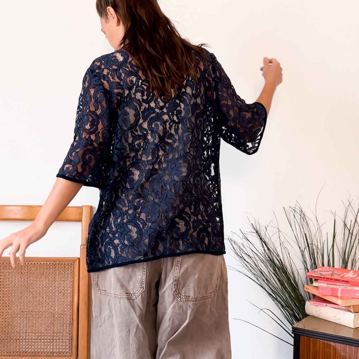 Cardigan vintage in pizzo navy - abbigliamento vintage Rivesty