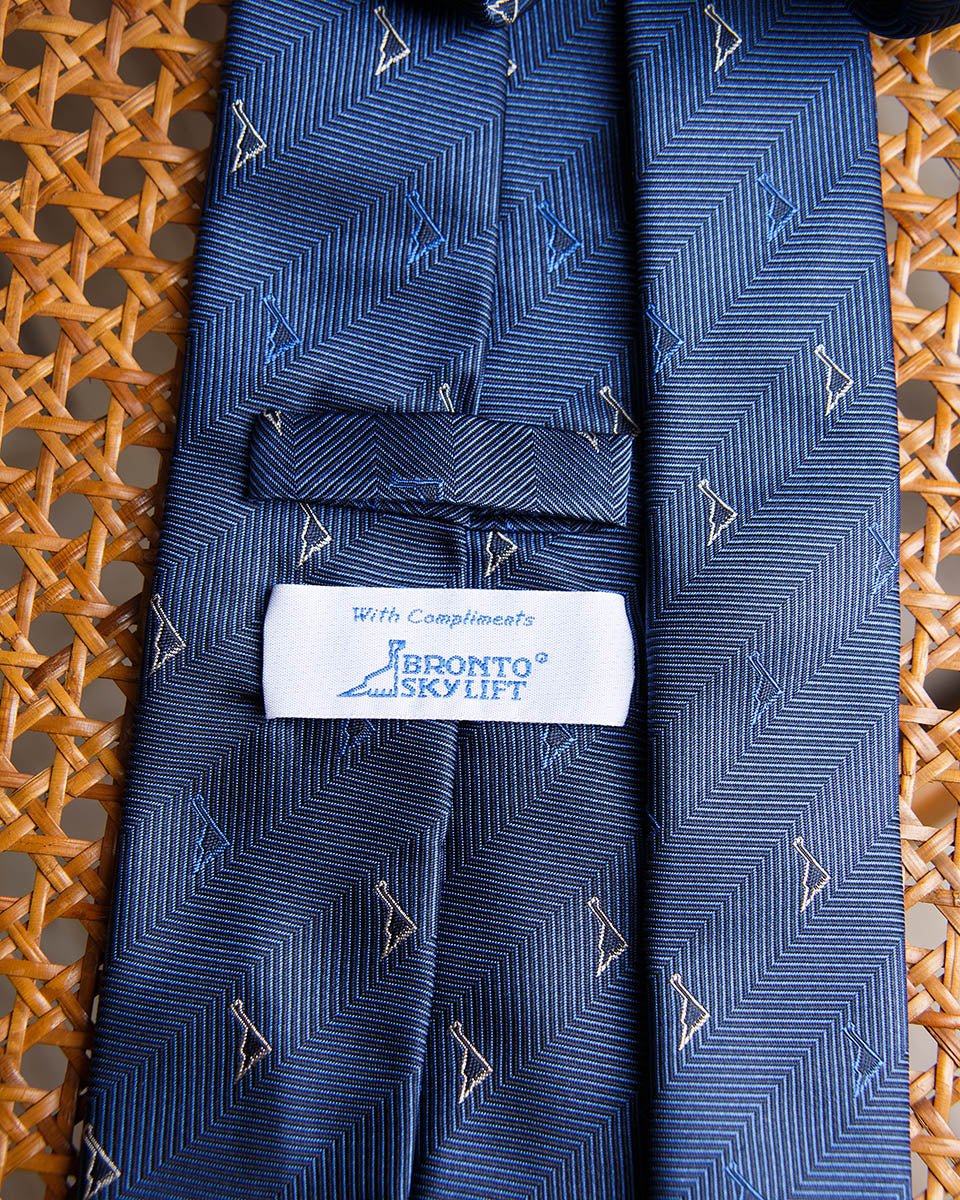 Cravatta in pura seta Bronto Sky Lift – Made in Italy - abbigliamento vintage Rivesty
