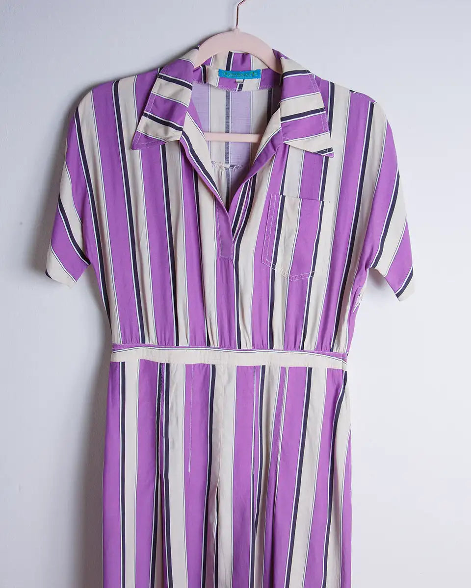 dettaglio scollo vestito vintage lilla