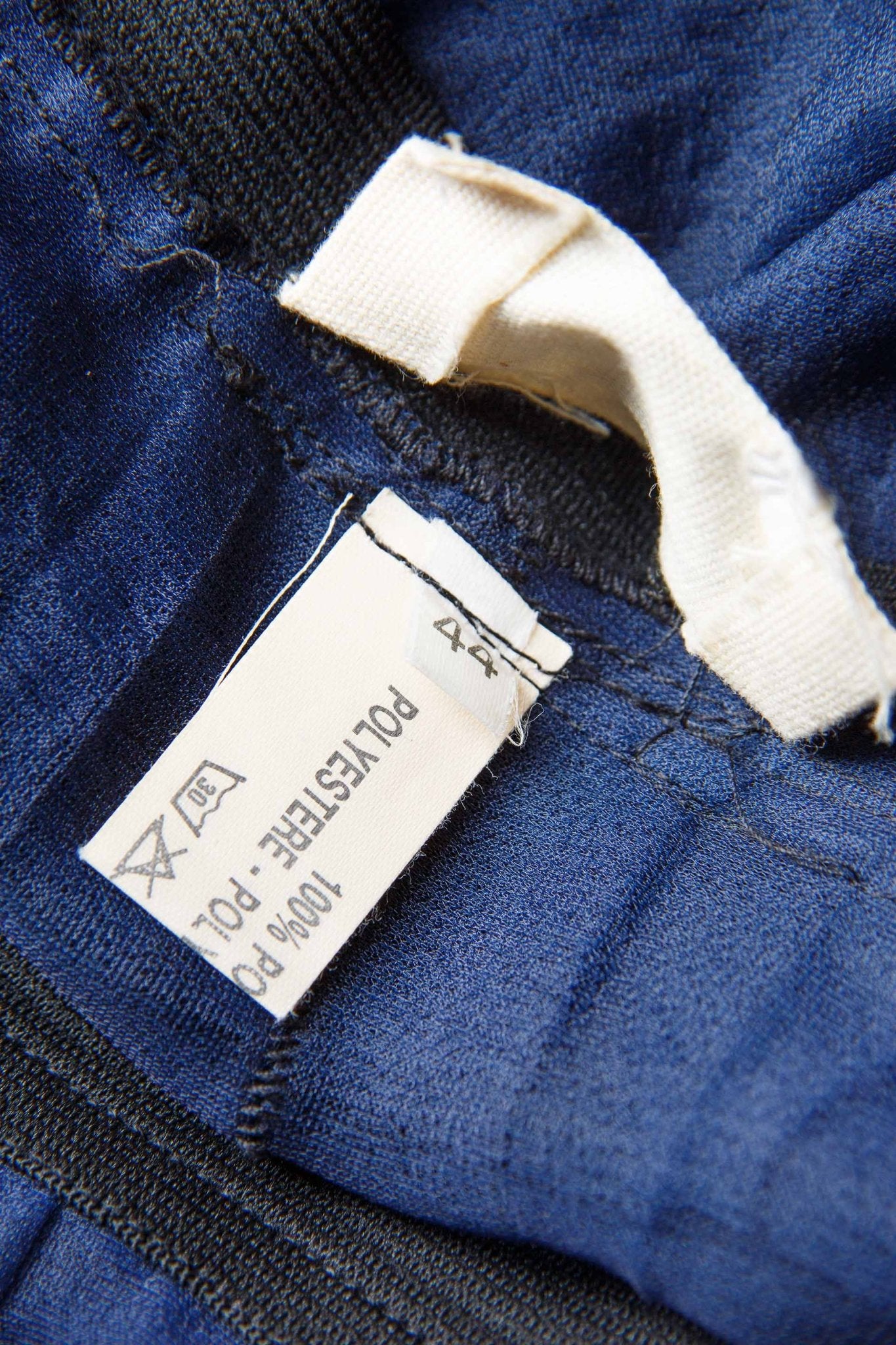 Gonna plissettata blu notte trasparente – BASE 128, taglia 44 | Rivesty Vintage - abbigliamento vintage Rivesty