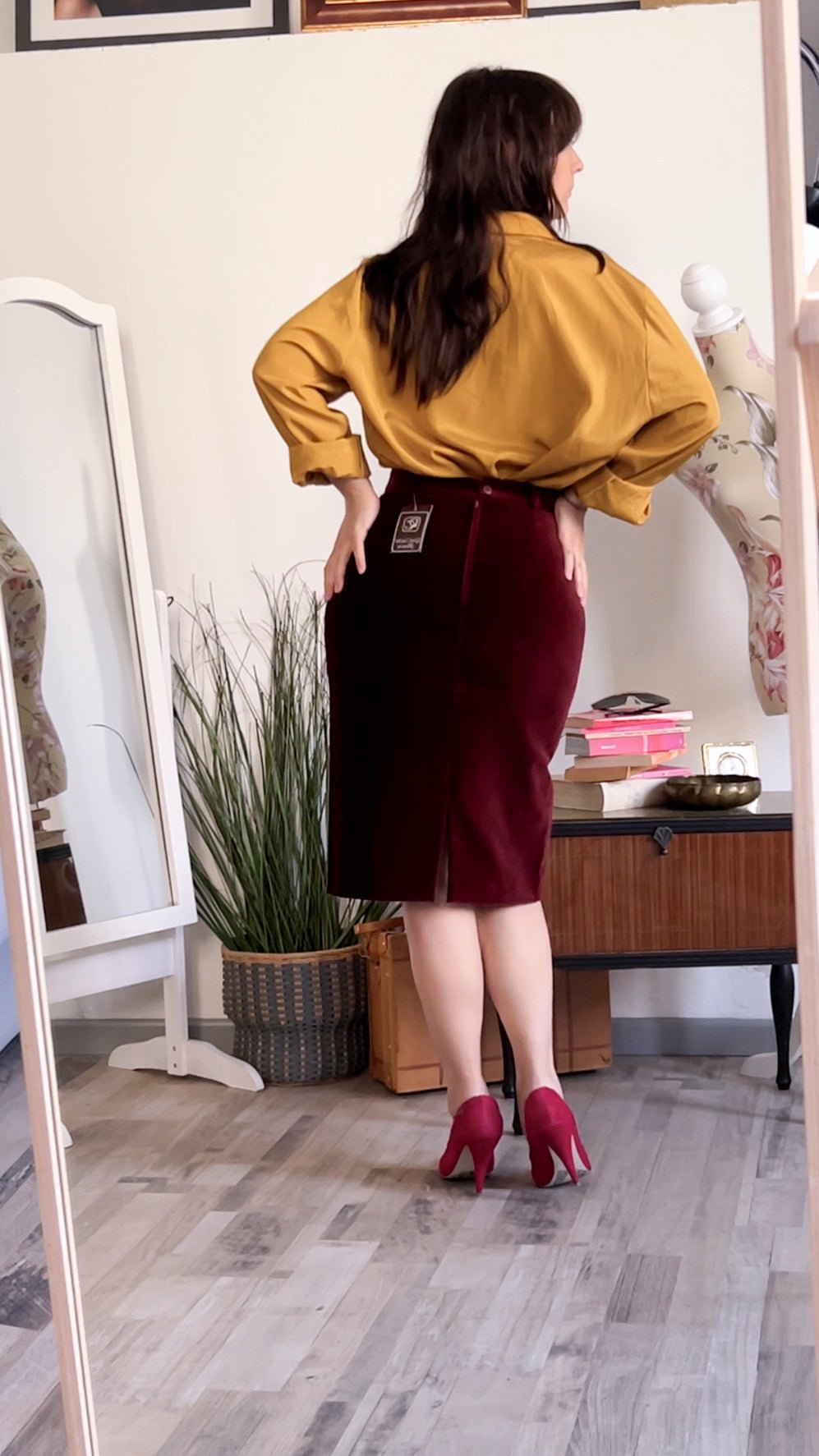 Gonna vintage in velluto bordeaux - abbigliamento vintage Rivesty