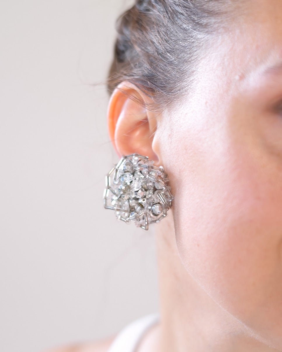 Orecchini vintage a clip argento con perline trasparenti – Bigiotteria anni ’70/’80 - abbigliamento vintage Rivesty