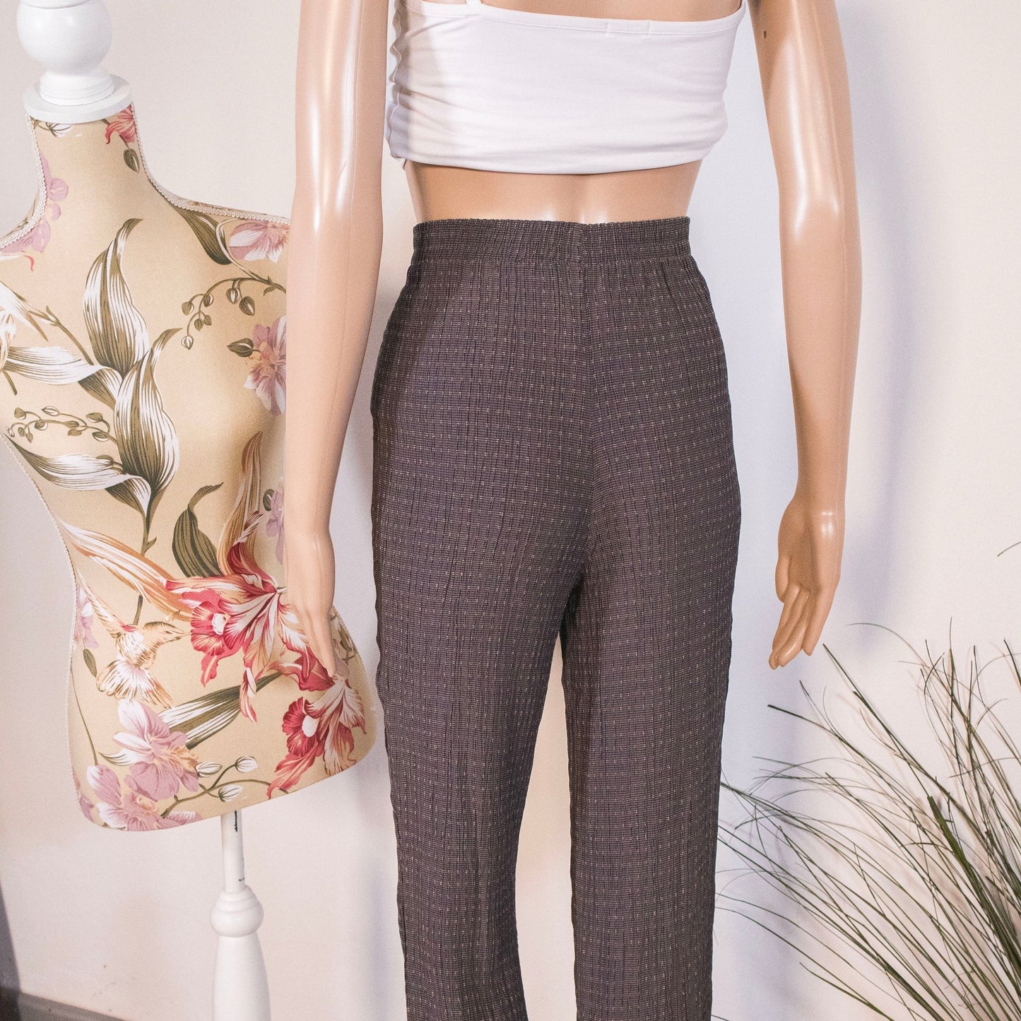Pantaloni vintage stretti aderenti a vita alta - abbigliamento vintage Rivesty