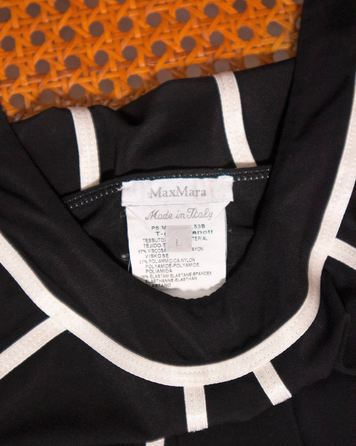 Top nero con righe bianche Max Mara - abbigliamento vintage Rivesty