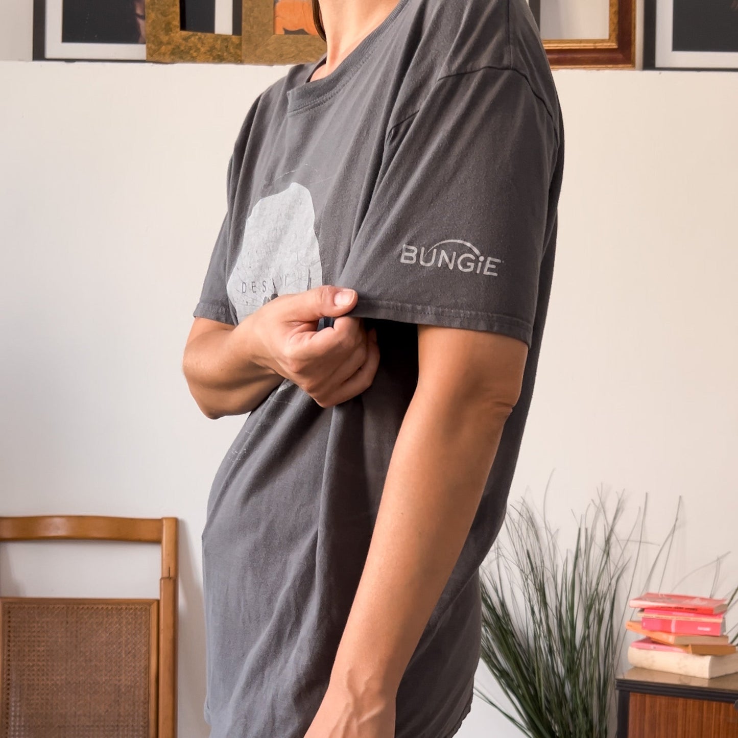 Tshirt promozionale DESTINY Bungie x Activision videogioco - abbigliamento vintage Rivesty