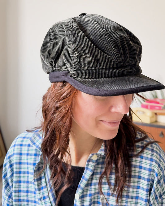 Cappello Vintage in Velluto a Coste – Regina Schrecker Free Time - Rivesty Vintage