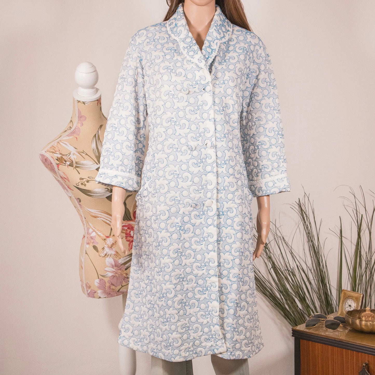 Vestaglia vintage damascata con ricami