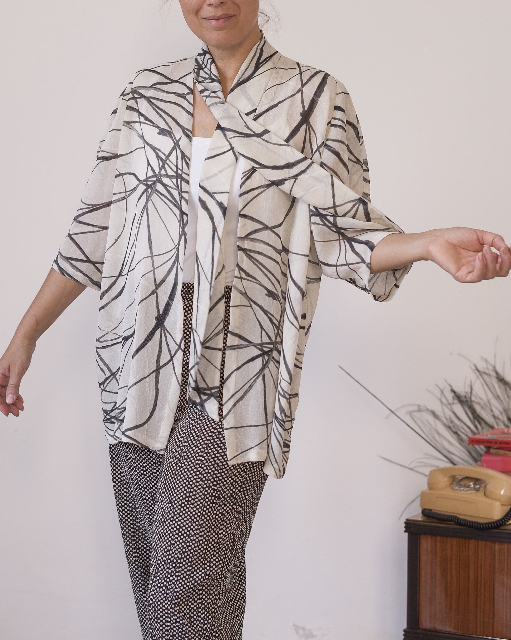 Blusa leggera vintage con pattern grafico – Taglia unica - abbigliamento vintage Rivesty