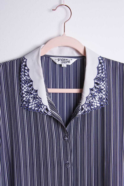 Camicia a righe navy con colletto ricamato – Taglia L - abbigliamento vintage Rivesty
