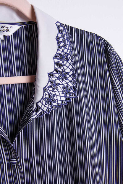 Camicia a righe navy con colletto ricamato – Taglia L - abbigliamento vintage Rivesty
