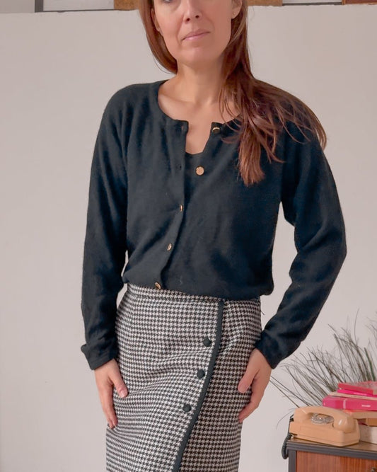 Cardigan vintage nero in lana e angora United Colors of Benetton - abbigliamento vintage Rivesty