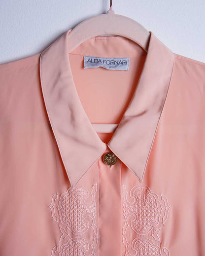 dettaglio colletto camicia vintage pesca