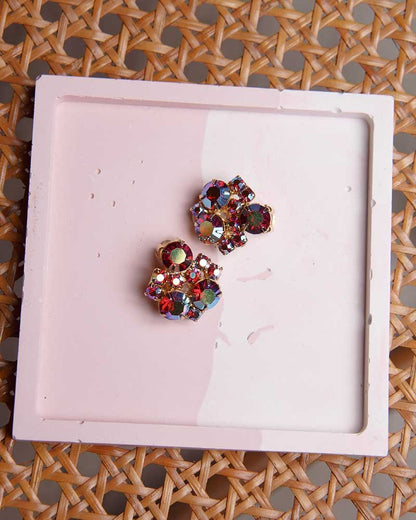 Orecchini vintage a clip con cristalli iridescenti – Anni ‘60/’70 – Piccoli ma luminosi - abbigliamento vintage Rivesty