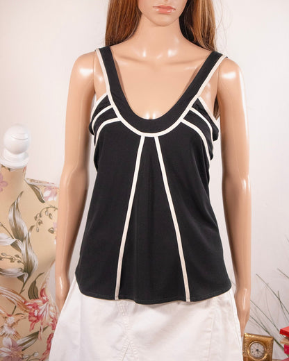 Top nero con righe bianche Max Mara - abbigliamento vintage Rivesty